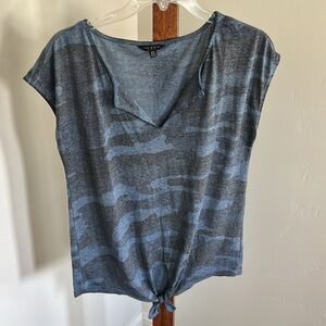 Lucky Brand Blue‎ Camouflage Knot Tee Shirt Women’s Size M